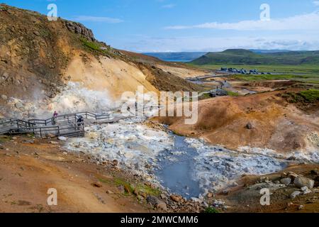 Area geotermica di Seltun, giacimenti minerali, sistema vulcanico di Krysuvik, Islanda Foto Stock