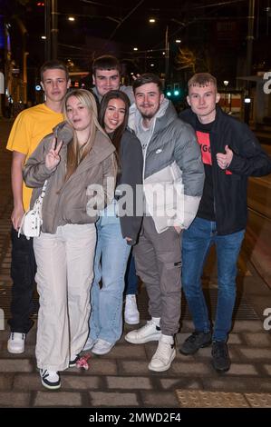 Birmingham, 1 febbraio 2023 - Revellers ha detto addio a Dry January e ciao a Free-for-All febbraio mentre si godevano una serata di festa il mercoledì sera su Broad Street a Birmingham. Credito: Interrompi stampa Media/Alamy Live News Foto Stock