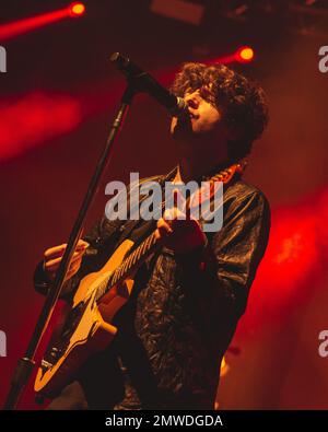 Milano, 01st Feb 2023. La band indie rock britannica The Kooks si esibirà dal vivo al Fabrique di Milano. Credits: Maria Laura Arturi/Alamy Live News Foto Stock