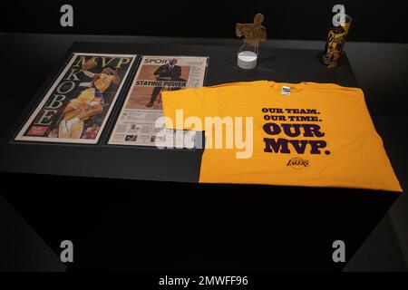 New York, New York, Stati Uniti. 1st Feb, 2023. Anteprima stampa per la maglia Kobe Bryant più preziosa alle vendite di Sotheby ''˜Zenith' con cimeli inclusi relativi alla stagione 2007-2008 NBA Lakers. Inoltre ci sono più articoli indossati da Kobe Bryant che sono offerti in lotti separati. (Credit Image: © Lev Radin/Pacific Press via ZUMA Press Wire) SOLO PER USO EDITORIALE! Non per USO commerciale! Foto Stock