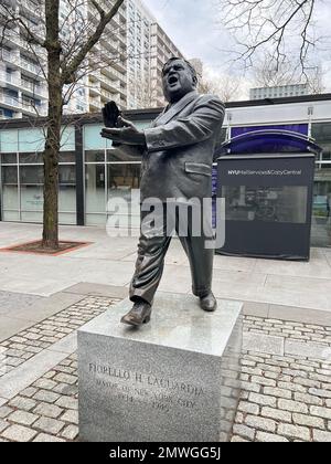 Statua di Fiorello H. LaGuardia, 99th sindaco di New York dal 1934 al 1945. Scultore Neil Estern. 1994 Foto Stock