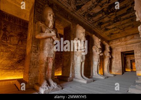 Tempio del Grande Sole di Ramesse II ad Abu Simbel, Assuan, Egitto Foto Stock