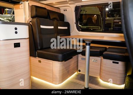 camper furgone a porta aperta mostra interna motorino home Foto Stock