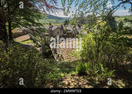 Parcevall Hall - conosciuta anche come Parceval Hall -- e i suoi giardini si trovano a Skyreholme vicino al villaggio di Appletreewick, Wharfedale, North Yorkshire Foto Stock