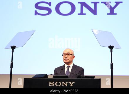 Tokyo, Giappone. 2nd Feb, 2023. Il gigante giapponese dell'elettronica Sony Executive Vice president e CFO Hiroki Totoki parla come viene nominato nuovo presidente e COO, con effetto dal 1 aprile presso la sede centrale di Sony a Tokyo giovedì 2 febbraio 2023. Il presidente Kenichiro Yoshida diventerà presidente e CEO della società. Credit: Yoshio Tsunoda/AFLO/Alamy Live News Foto Stock