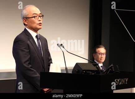 Tokyo, Giappone. 2nd Feb, 2023. Il gigante giapponese dell'elettronica Sony Executive Vice president e CFO Hiroki Totoki parla come viene nominato nuovo presidente e COO, con effetto dal 1 aprile presso la sede centrale di Sony a Tokyo giovedì 2 febbraio 2023. Il presidente Kenichiro Yoshida diventerà presidente e CEO della società. Credit: Yoshio Tsunoda/AFLO/Alamy Live News Foto Stock