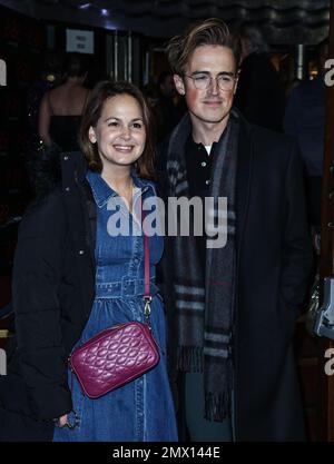 Londra, Regno Unito. 01st Feb, 2023. Giovanna Fletcher e Tom Fletcher partecipano a una serata stampa per 2:22 A Ghost Story al Lyric Theatre di Londra per celebrare l'ultimo cambiamento del cast, tra cui Cheryl. (Foto di Brett Cove/SOPA Images/Sipa USA) Credit: Sipa USA/Alamy Live News Foto Stock