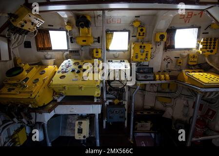 Ponte del capitano di una vecchia nave da guerra - Polonia Foto Stock