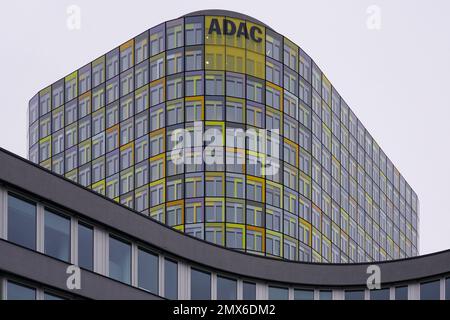 ADAC, sede centrale del Club automobilistico tedesco nel quartiere Sendling-Westpark di Monaco. Progettato dallo studio architettonico Sauerbruch Hutton. Foto Stock