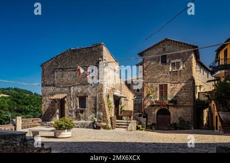 02 giugno 2022 - foglia, Magliano Sabina, Rieti, Lazio, Italia - uno scorcio di foglia, un piccolissimo villaggio italiano, frazione del comune di Magl Foto Stock