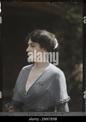 Soissons, Aisne, Francia Madame Mireille Andrieu, la moglie del sub-prefetto , 1917 - Aisne - Fernand Cuville (sezione fotografica dell'esercito) - (maggio-luglio) Foto Stock