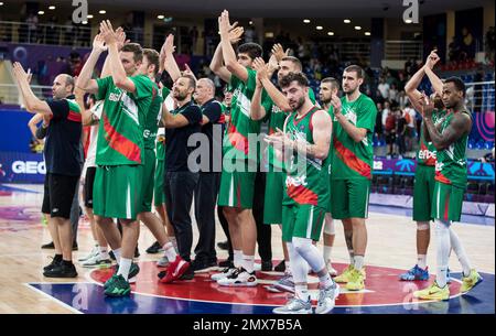 Tbilisi, Georgia, 6 settembre 2022. I giocatori della Bulgaria festeggiano la vittoria durante la FIBA EuroBasket 2022, una partita tra Georgia e Bulgaria all'Arena Tbilisi di Belgrado, in Serbia. Settembre 6, 2023. Credito: Nikola Krstic/Alamy Foto Stock