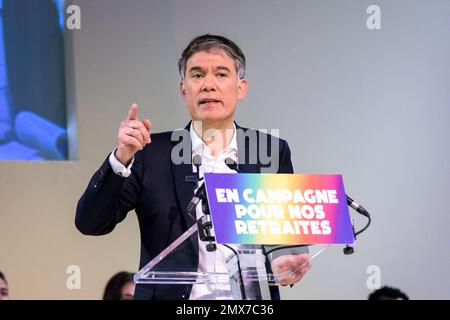 Il deputato francese Olivier Faure ha pronunciato un discorso in occasione di un raduno della Nouvelle Union populaire écologique et sociale (NUPES) contro la riforma delle pensioni. Foto Stock