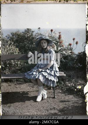 Villa Miramar, proprietà di Albert Kahn, Cap Martin, Francia Mademoiselle Daria Kamenka, ospite con la sua famiglia di Albert Kahn , 1921 Cap Martin, Italia, Cap Martin - Auguste Léon (febbraio-aprile) Foto Stock