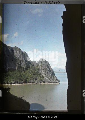 Baia di ha-Long, Provincia di Quang-Yen, Tonkin, Indochine Un paesaggio preso dall'interno della 'grotta delle meraviglie, Léon occupato in Indochina Foto Stock