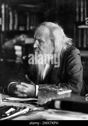 Mendeleev. Ritratto del chimico e inventore russo, Dmitri Ivanovich Mendeleev (1834-1907) nel 1897 Foto Stock
