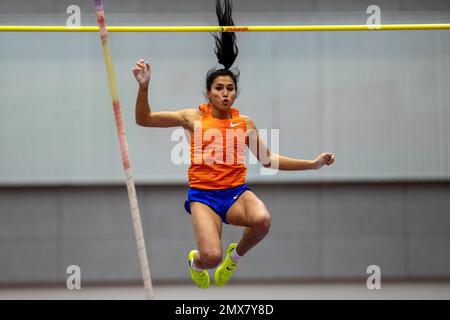 Ostrava, Repubblica Ceca. 02nd Feb, 2023. Roberta Bruni dall'Italia gareggia in pole vault durante la riunione di atletica indoor ceca della categoria argento del World Indoor Tour, il 2 febbraio 2023, a Ostrava, Repubblica Ceca. Credit: Vladimir Prycek/CTK Photo/Alamy Live News Foto Stock