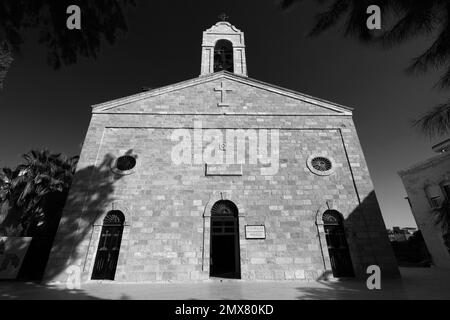 Esterno della Basilica Greco Ortodossa della città di San Giorgio Madaba, Giordania, Medio Oriente Casa della mappa a mosaico di Madaba Foto Stock