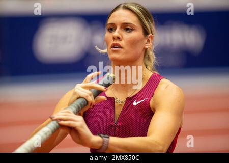 Ostrava, Repubblica Ceca. 02nd Feb, 2023. Alysha Newman del Canada compete in pole vault durante la riunione di atletica indoor di gala ceca della categoria argento del World Indoor Tour, il 2 febbraio 2023, a Ostrava, Repubblica Ceca. Credit: Vladimir Prycek/CTK Photo/Alamy Live News Foto Stock