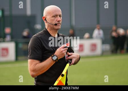 Fa Wales, ufficiali di calcio in azione alla partita delle leghe di Adran Foto Stock