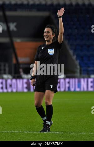 Fa Wales, ufficiali di calcio in azione alla partita delle leghe di Adran Foto Stock