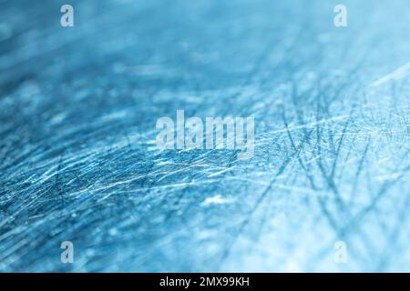 cucina di cucina usata, formato orizzontale, illuminazione fredda, vista a basso angolo Foto Stock