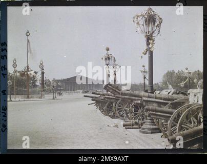 Parigi (VIIE-VIIIE arr.), Francia decorazioni tedesche e cannoni Place de la Concorde dopo le feste di vittoria del 13 e 14 luglio 1919 , Foto Stock