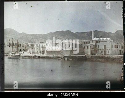 Kyrenia, edifici sul mare di Cipro , 1918 - Vicino Oriente, Egitto, Palestina, Cipro - Paul Castelnau (sezione fotografica degli eserciti) - (gennaio 9 - ottobre 6) Foto Stock