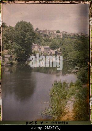 Poitiers, Francia le Clain visto dal ponte ferroviario , 1916 - Province francesi - Jean Brunhes, Auguste Léon e Georges Chevalier - (aprile-luglio) Foto Stock