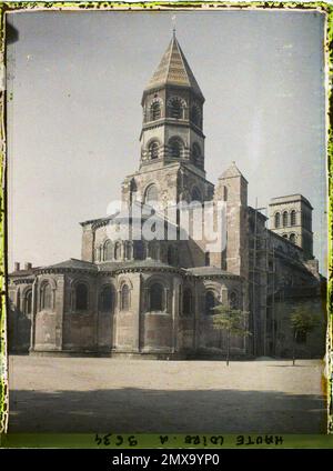 Brioude, Francia il capezzale della basilica di Saint-Julien, visto da Place Gégoire de Tours , 1916 - Province francesi - Jean Brunhes, Auguste Léon e Georges Chevalier - (aprile-luglio) Foto Stock