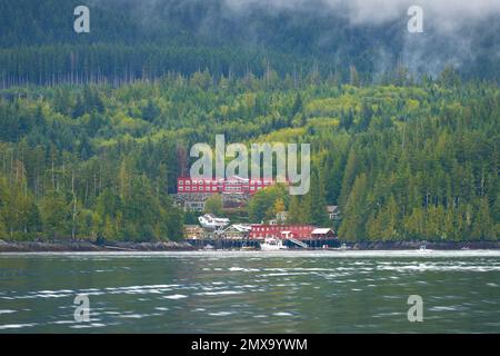 Telegraph Cove Village North Vancouver Island. La vista di Telegraph Cove dallo stretto di Johnstone sulla parte settentrionale dell'Isola di Vancouver. Un popolare turista destin Foto Stock