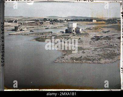 Cordoba, Spagna Vista di Guadalquivir e Alcazar , 1914 - Spagna - Auguste Léon - (giugno 15 - luglio 4) Foto Stock
