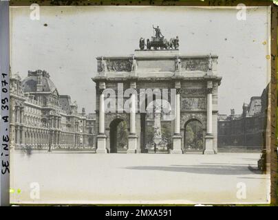 Parigi (1st arr.), Francia l'Arco di Trionfo del Carrousel, il monumento a Gambetta e il Louvre , Foto Stock