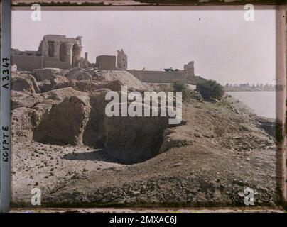 Kom Ombo, dintorni di Assouan, Egitto, Africa visto dalla facciata settentrionale del tempio di Kom Ombo , 1914 - Egitto - Auguste Léon - (gennaio-febbraio) Foto Stock