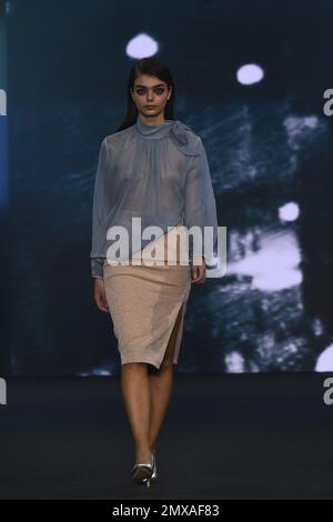 Roma, Italia. 02nd Feb, 2023. Simone Tessadori presenta il â&#X80;&#X9C;Edieâ&#X80;&#x9d; Collection F/W 2023-2024 Fashion Show alla Altamoda Fashion Runway il 2 febbraio 2023 al quartiere Pratibus di Roma, Italia Credit: Independent Photo Agency/Alamy Live News Foto Stock