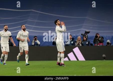 Madrid Spagna; 02.02.2023.- il giocatore del Real Madrid Marco Asensio celebra il suo obiettivo con i suoi compagni di squadra. Real Madrid vs Valencia FC. Rinviato il match della spagnola la Liga del 17 con un punteggio finale di 2-0. Si svolge allo stadio Santiago Bernabeu, nella capitale del Regno di Spagna. I gol segnati per il Real Madrid da Marco Asensio 52' e Vinicius Jr. 54'. Foto: Juan Carlos Rojas Foto Stock