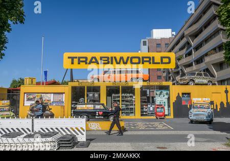 Trabi World, Zimmerstrasse, Mitte, Berlino, Germania Foto Stock
