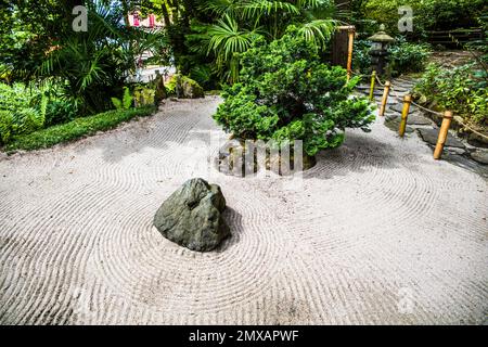 Casa da tè con giardino Zen, luogo d'incontro di riformatori di vita, pacifisti, artisti, scrittori all'inizio del 20th ° secolo. Monte Verita in Foto Stock