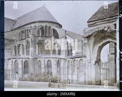 Reims, Marne, Champagne, Francia il capezzale della basilica di Saint-Rémi , 1917 - Marne - Fernand Cuville (sezione fotografica degli eserciti) Foto Stock