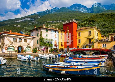 Porto di Cassone di Malcesine, Lago di Garda, Italia, Cassone di Malcesine, Lago di Garda, Italia Foto Stock