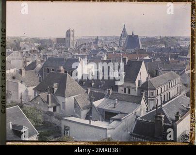 Dreux, Francia Vista generale della città presa dalla cappella reale di Saint-Louis , 1920 - Eure, Eure -et -Loir - Auguste Léon - (ottobre) Foto Stock