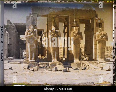 Tebe, Egitto, Africa visto sul secondo cortile del Ramessum , 1918 - Vicino Oriente, Egitto, Palestina, Cipro - Paul Castelnau (sezione fotografica degli eserciti) - (gennaio 9 - ottobre 6) Foto Stock