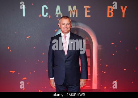 Foto del file datata 23/08/22 di Hugh Bonneville in arrivo per la proiezione speciale di sono venuto da, al Ham Yard Hotel a Londra. L'attore Hugh Bonneville, il comico Johnny Vegas e l'attore Line of Duty Adrian Dunbar scopriranno la loro ascendenza in una nuova serie di DNA Journey nel corso di quest'anno. Data di emissione: Venerdì 3 febbraio 2023. Foto Stock