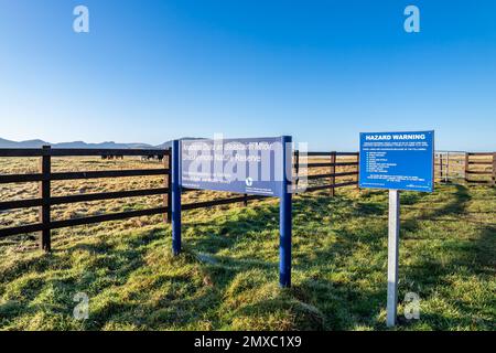 ARDARA, CONTEA DI DONEGAL, IRLANDA - DICEMBRE 31 2019 : cartello che spiega la Riserva Naturale di Sheskinmore. Foto Stock