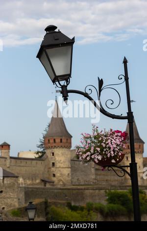 Il castello di Kamianets-Podilskyi è un antico castello ruteniano-lituano situato nella storica città di Kamianets-Podilskyi, Ucraina. Foto Stock