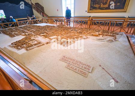 Una mappa panoramica gigante e grande in 3D, guida alle rovine di Pompei. Al Museo Archeologico Nazionale di Napoli. Foto Stock