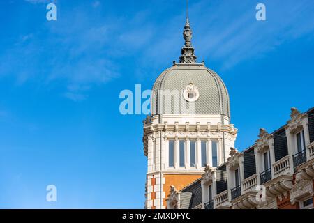 Bell'edificio della Compagnia reale Asturiana belga delle Miniere, 1899, progettato da Manuel Martinez Angel. Madrid centro, Plaza de Espana, Spagna. Foto Stock