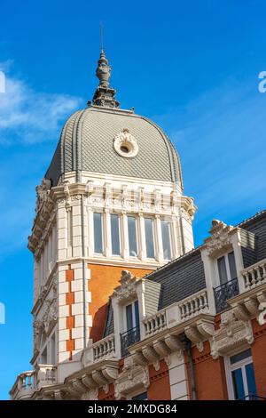 Bell'edificio della Compagnia reale Asturiana belga delle Miniere, 1899, progettato da Manuel Martinez Angel. Madrid centro, Plaza de Espana, Spagna. Foto Stock