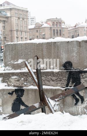 Creatività Banksy nel centro di Kyiv, Ucraina sul Maidan Foto Stock