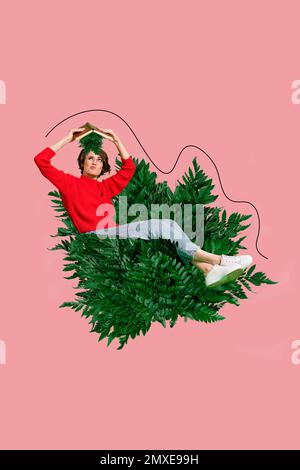 Creative minimalistic collage foto poster di divertente lady lettura testo genere scientifico isolato su sfondo pittura Foto Stock